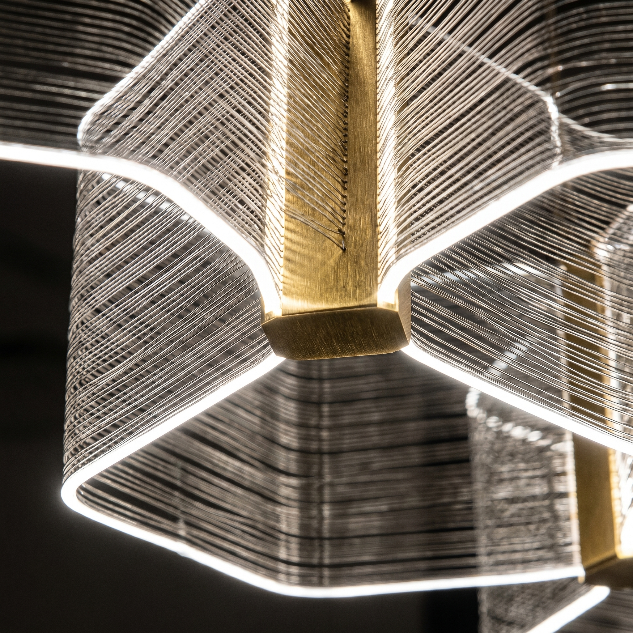 Hexora Linear Pendant